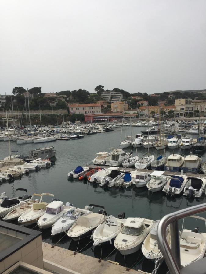 200m de la plage ,3mn du port à 50m du centre ville Carry-le-Rouet Esterno foto